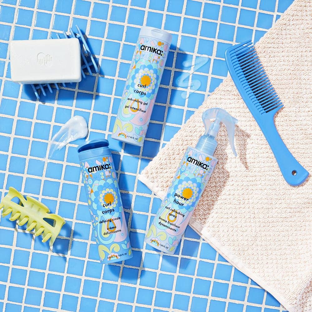 Amika POWER HOUR Curl Refreshing Spray 6.7 oz / 200 ml - Image 3